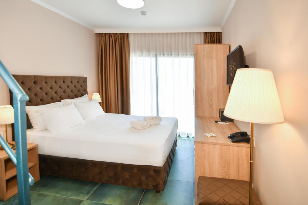 Palladium Sithonia